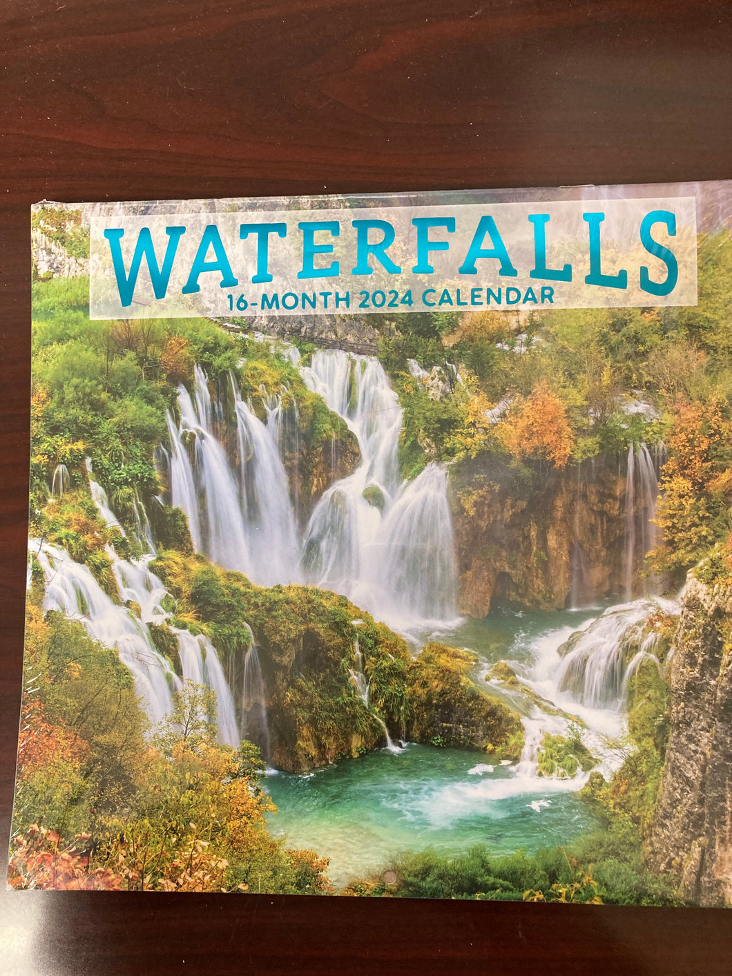 2024 16 Month Calendar Waterfalls